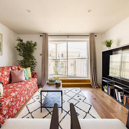 Wild Roses Service Apartments - East India لندن المظهر الخارجي الصورة