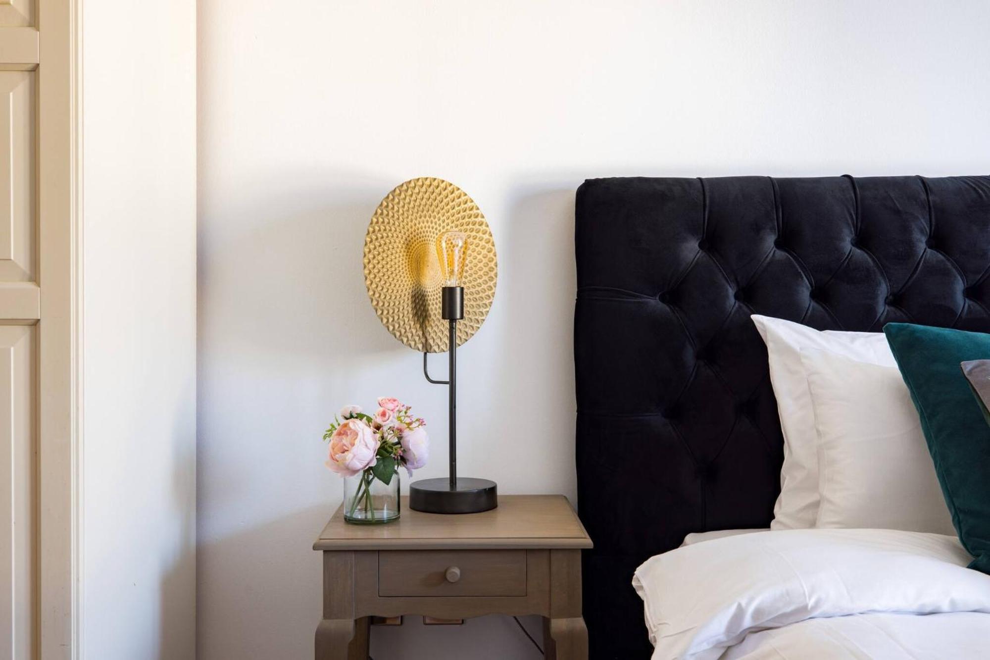 Wild Roses Service Apartments - East India لندن المظهر الخارجي الصورة
