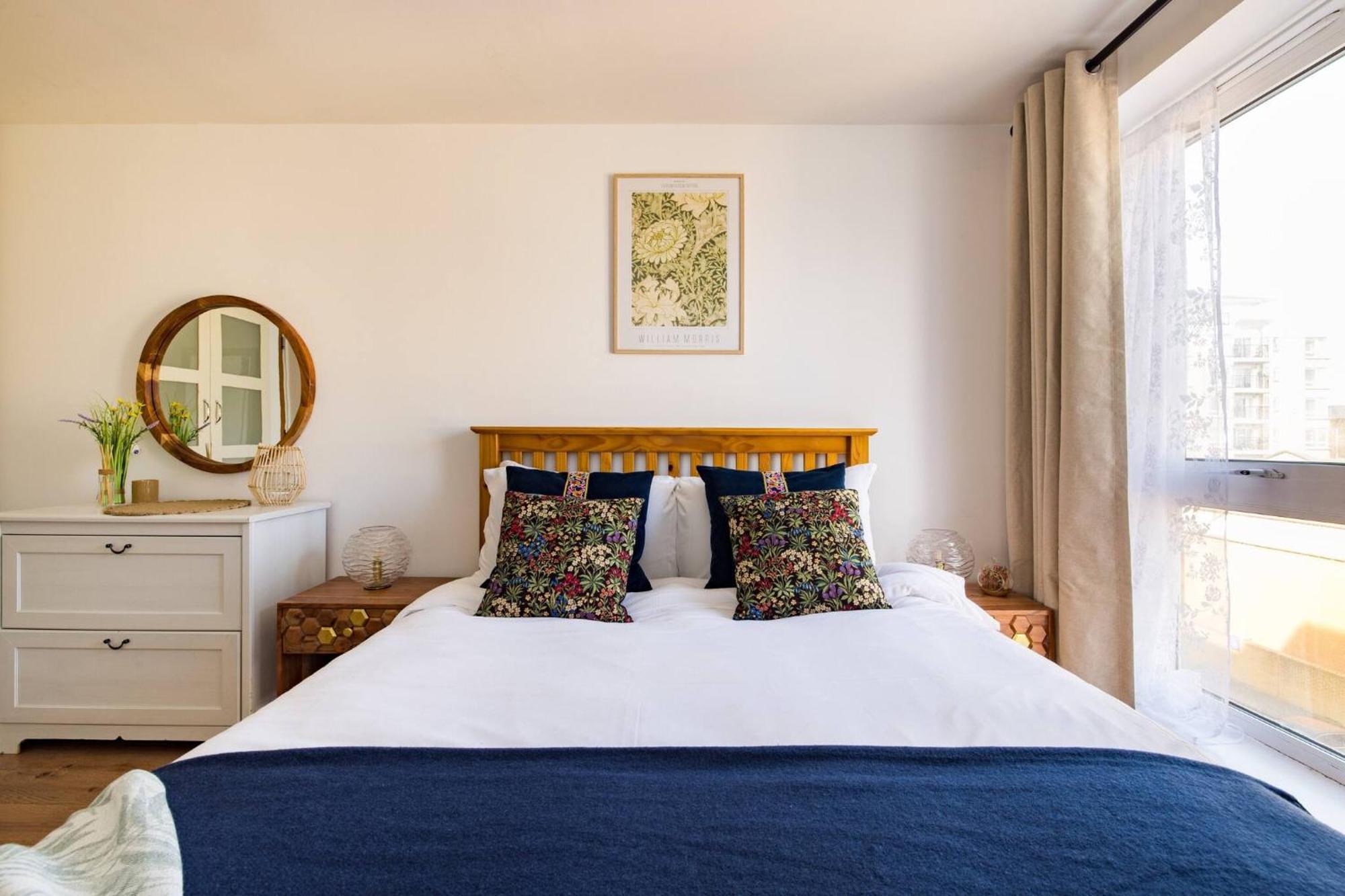 Wild Roses Service Apartments - East India لندن المظهر الخارجي الصورة