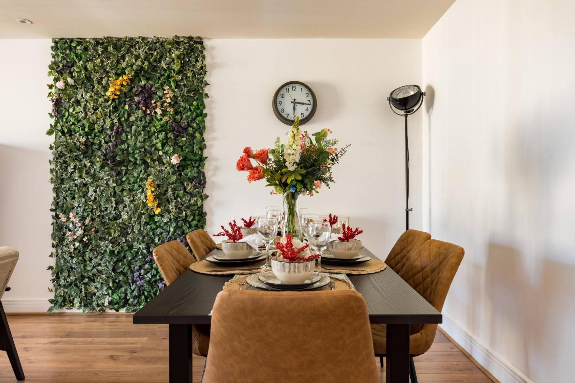 Wild Roses Service Apartments - East India لندن المظهر الخارجي الصورة