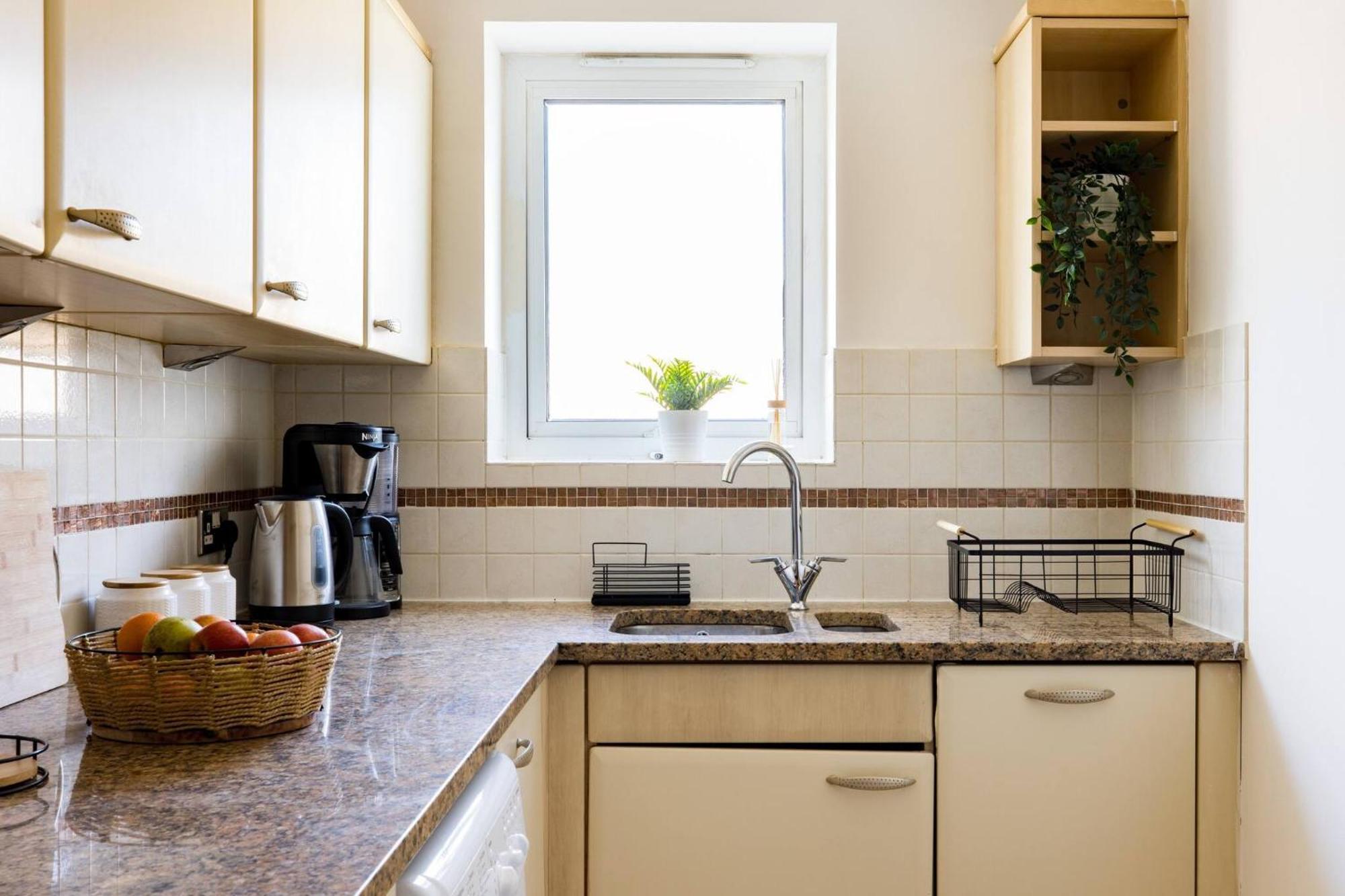 Wild Roses Service Apartments - East India لندن المظهر الخارجي الصورة