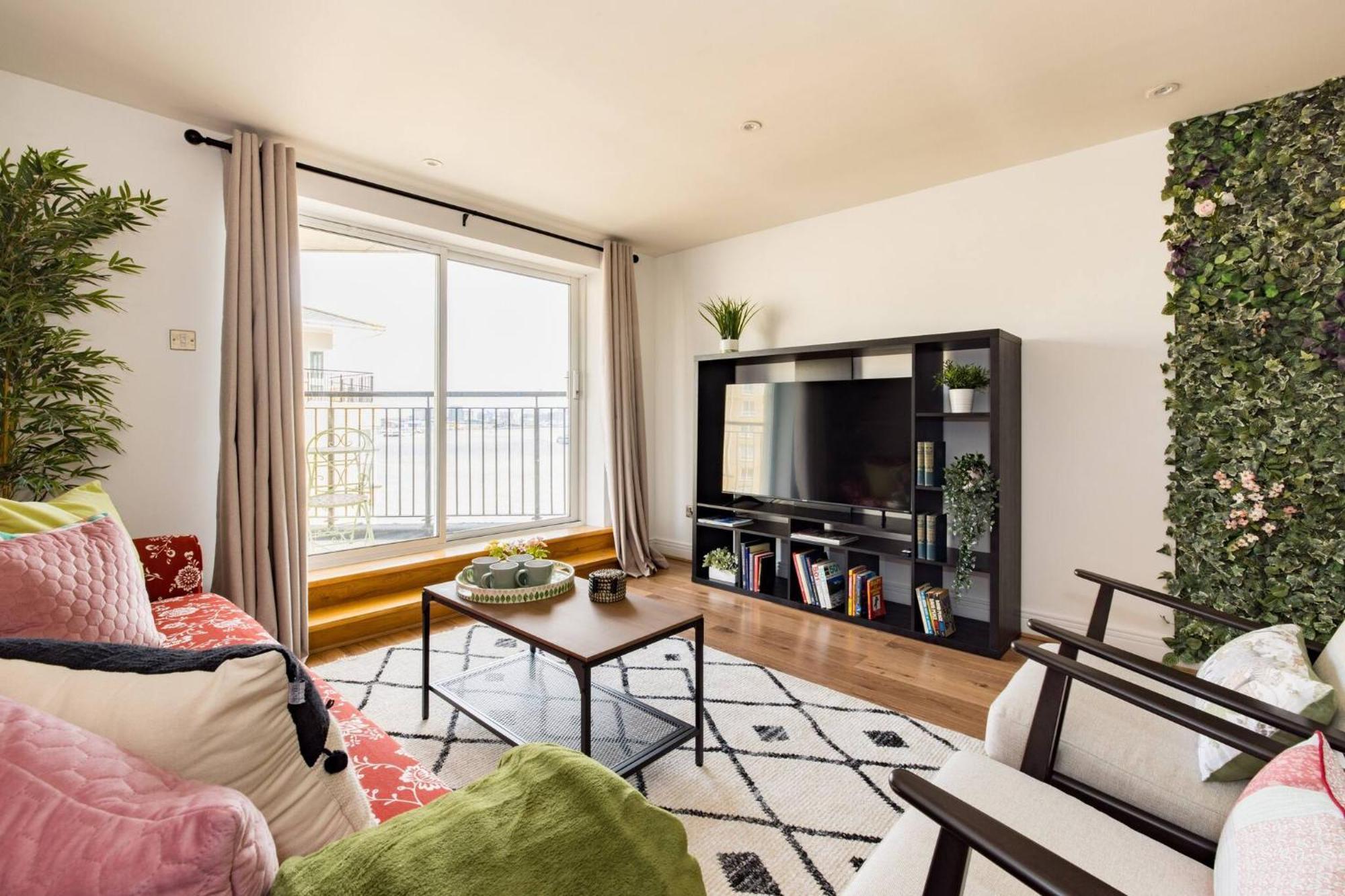 Wild Roses Service Apartments - East India لندن المظهر الخارجي الصورة