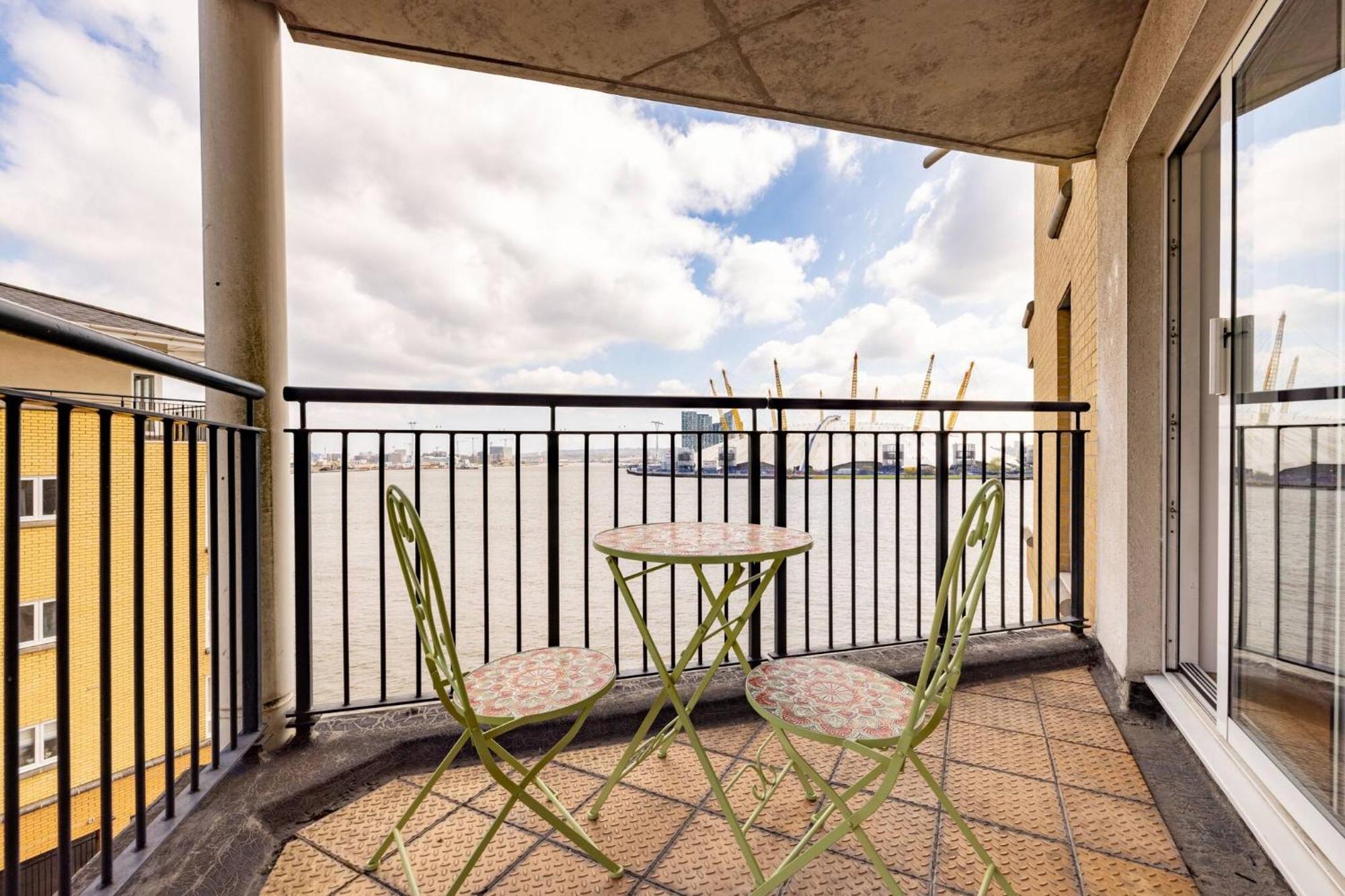 Wild Roses Service Apartments - East India لندن المظهر الخارجي الصورة