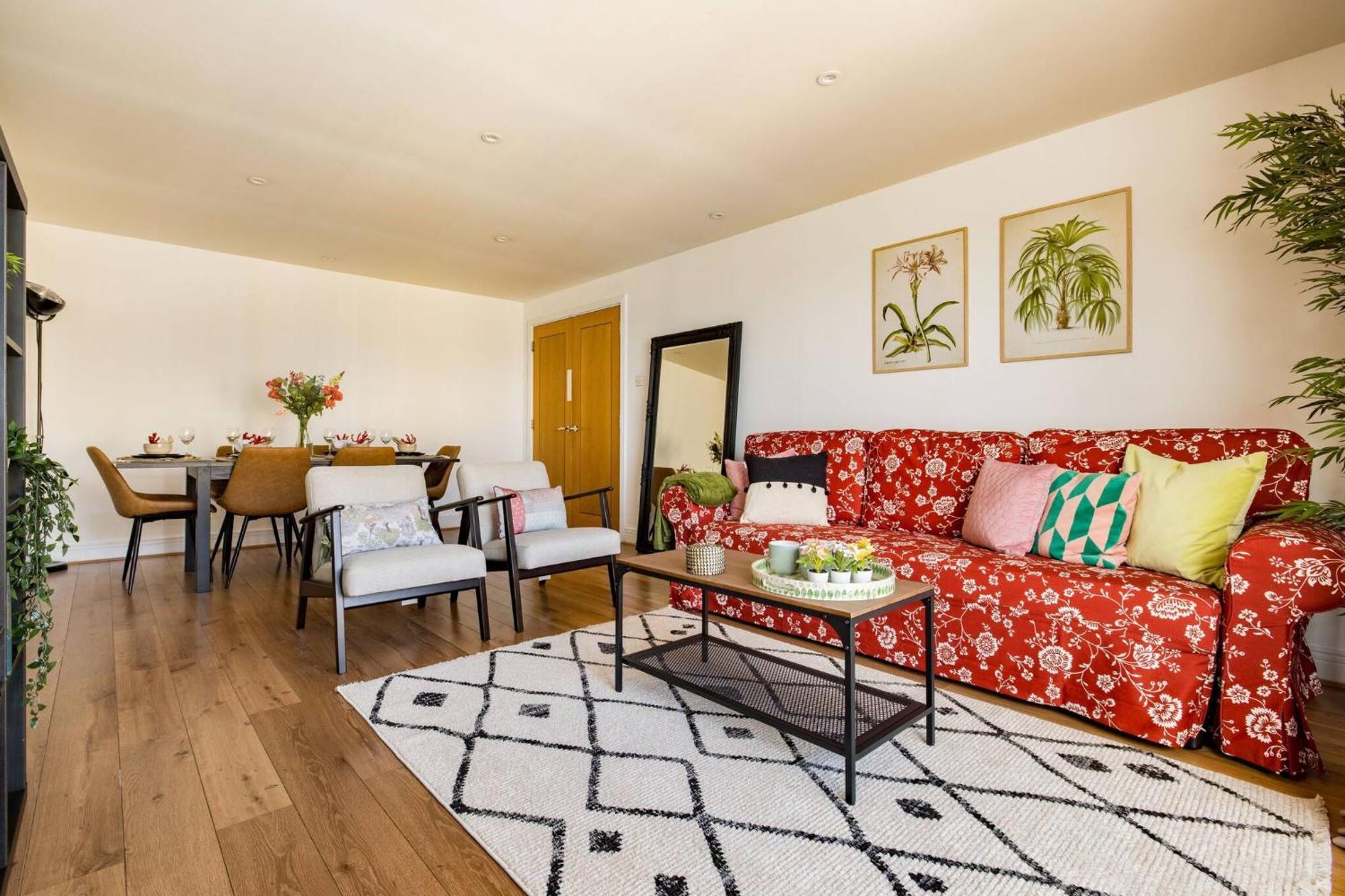 Wild Roses Service Apartments - East India لندن المظهر الخارجي الصورة